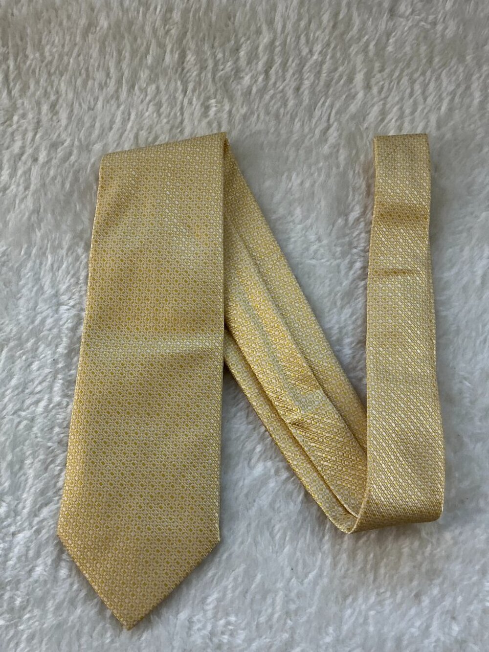 Hermès Men’s Yellow Gold Silk Tie Geometric Pattern
